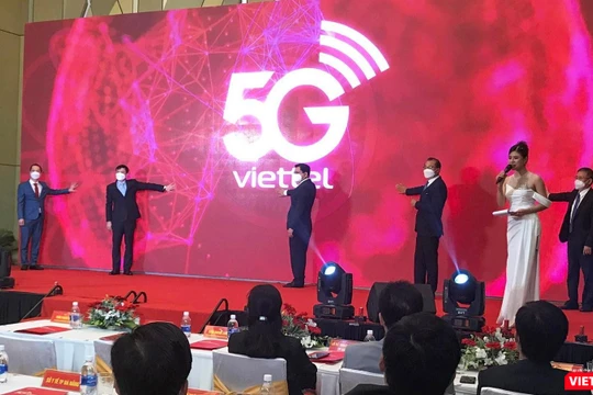 Quang cảnh lễ bấm nút triển khai dịch vụ 5G Viettel tại Đà Nẵng