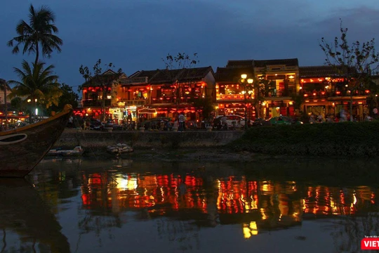 Phố cổ Hội An lộng lẫy trong đêm