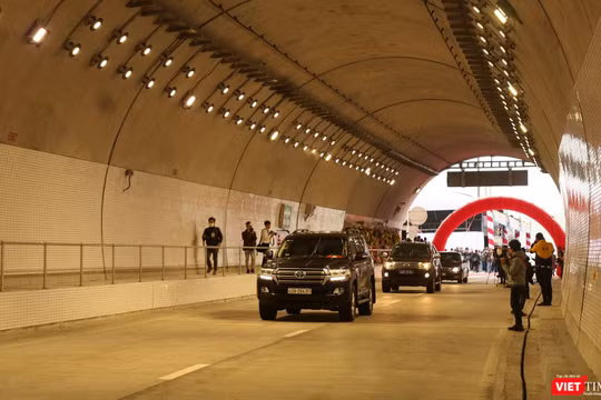 Phương tiện giao thông lưu thông qua hầm Hải Vân