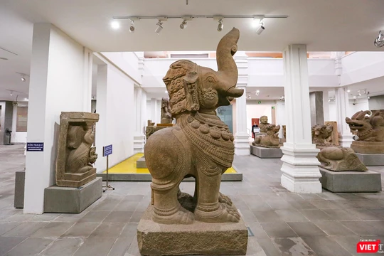 Hiện vật tượng Gajasimha (Voi - Sư tử) đang được lưu giữ tại Bảo tàng Điêu khắc Chăm Đà Nẵng vừa được công nhận là Bảo vật Quốc gia.