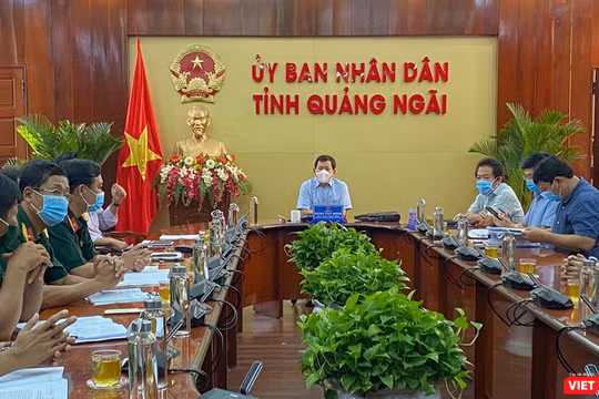Lãnh đạo UBND tỉnh Quảng Ngãi chủ trì cuộc họp khẩn liên quan đến các ca mắc COVID-19 mới trên địa bàn