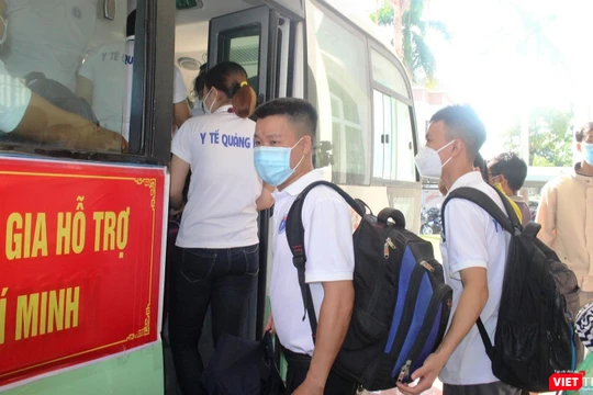 Sáng ngày 27/8, đoàn y bác sĩ của ngành y tế Quảng Nam đã lên đường vào TP HCM hỗ trợ chống dịch COVID-19