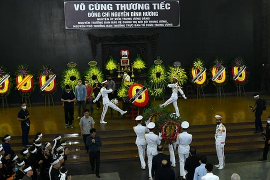 Cử hành trọng thể lễ tang đồng chí Nguyễn Đình Hương