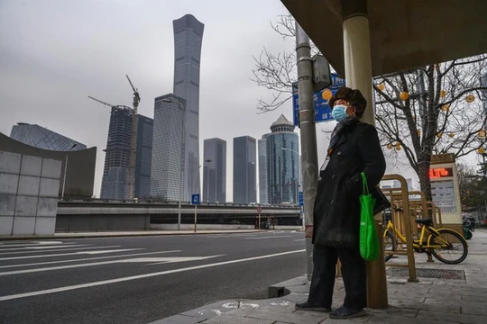 Các chuỗi cung ứng toàn cầu đang ngày càng phụ thuộc và Trung Quốc, vì vậy khi các thành phố Trung Quốc bị phong tỏa, nhiều nhà máy đã phải đóng cửa. Ảnh: Kevin Frayer/Getty Images.