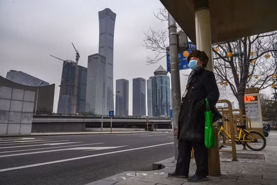 Các chuỗi cung ứng toàn cầu đang ngày càng phụ thuộc và Trung Quốc, vì vậy khi các thành phố Trung Quốc bị phong tỏa, nhiều nhà máy đã phải đóng cửa. Ảnh: Kevin Frayer/Getty Images.