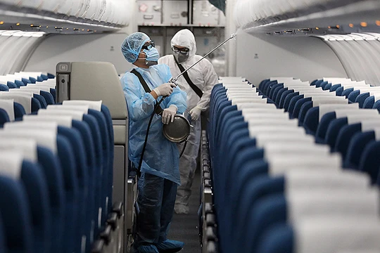 Virus corona 'ăn mòn' ngành hàng không