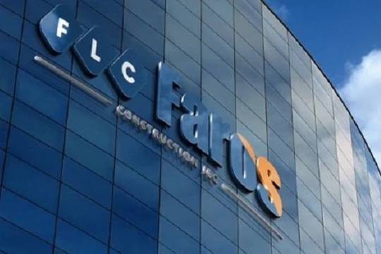  Không lâu sau khi giúp ông Trịnh Văn Quyết giàu nhất sàn chứng khoán Việt Nam, cổ phiếu ROS đã bước vào giai đoạn thoái trào.