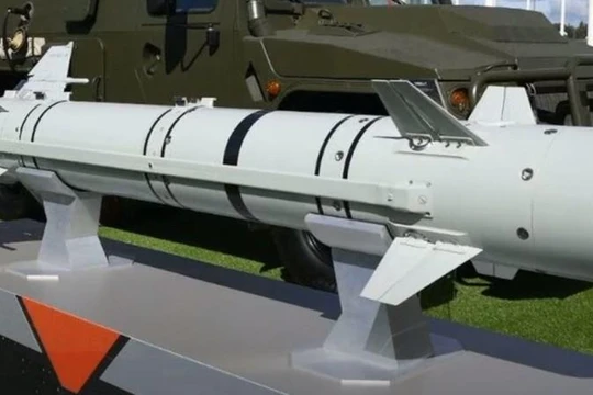 Nga sử dụng tên lửa chính xác cao Izdeliye-305 tại chiến trường Ukraine (Ảnh: AIF)
