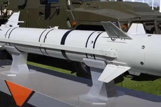 Nga sử dụng tên lửa chính xác cao Izdeliye-305 tại chiến trường Ukraine (Ảnh: AIF)