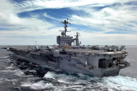 tàu sân bay USS John C. Stennis