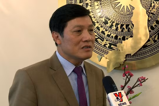 Đại sứ Trương Mạnh Sơn trả lời phỏng vấn của phóng viên TTXVN. Ảnh: Hồng Tâm