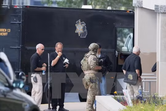 Vụ việc tù nhân cướp súng bắn chết hai người để tẩu thoát tại Mỹ