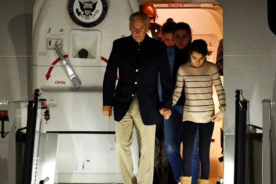 Ngày 16/7/2016, Phó Tổng thống Mỹ Joe Biden lên đường đến Australia củng cố đồng minh "tự do đi lại" ở Biển Đông. Ảnh: BBC Anh.