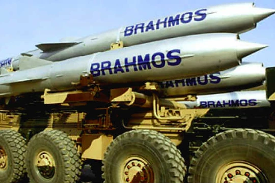 Tên lửa hành trình siêu thanh BrahMos.