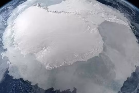 Có bí mật khủng khiếp đang ẩn dưới lớp băng dày ở Nam Cực?