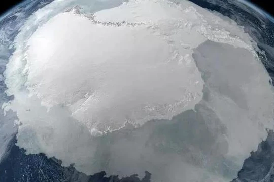 Có bí mật khủng khiếp đang ẩn dưới lớp băng dày ở Nam Cực?