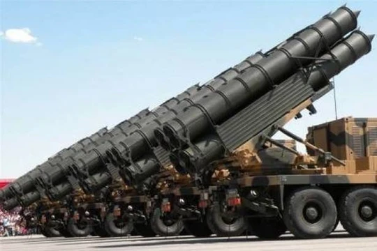 Tên lửa S-300 của Iran.