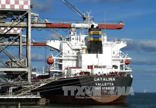 Tàu hàng Catalina sau khi va chạm với tàu cá Trung Quốc trên Biển Hoa Đông ngày 7/5.