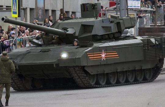 Quân đội Nga ký hợp đồng cung cấp lô xe tăng Armata đầu tiên.