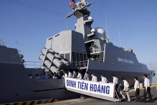 Tàu HQ 011 Đinh Tiên Hoàng