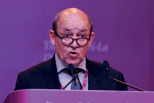 Ngày 5/6/2016, Bộ trưởng Quốc phòng Pháp Le Drian phát biểu tại Đối thoại Shangri-La. Nguồn ảnh: Người quan sát, Trung Quốc.