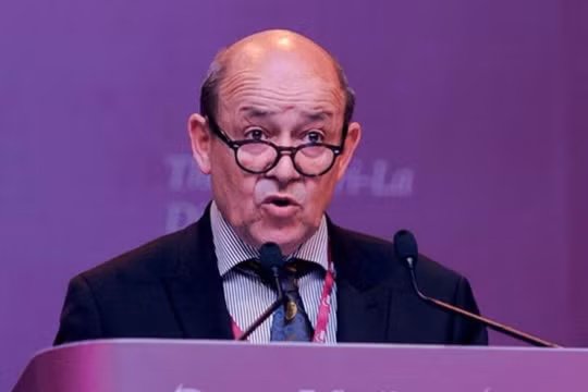 Ngày 5/6/2016, Bộ trưởng Quốc phòng Pháp Le Drian phát biểu tại Đối thoại Shangri-La. Nguồn ảnh: Người quan sát, Trung Quốc.