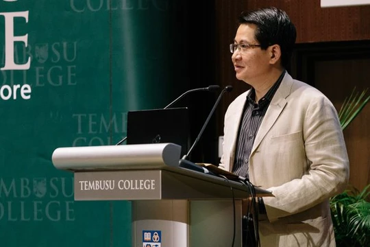 Đại sứ Singapore Stanley Loh.