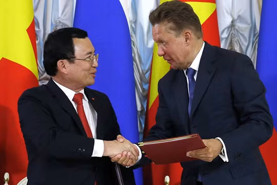 Rosneft và PetroVietnam vừa ký kết hợp đồng dầu mỏ dài hạn