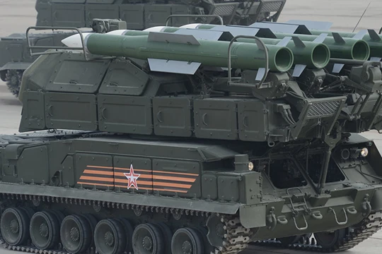 Tên lửa phòng không Buk.