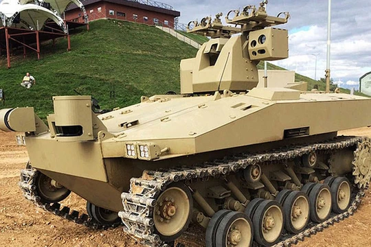Hãng Kalashnikov chế tạo robot bánh xích mới cho quân đội Nga.