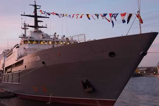 Tàu Igor Belousov (ảnh: Sputnik)