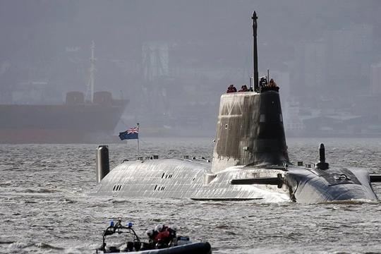 Tàu ngầm hạt nhân Anh va chạm với tàu cá ở ngoài khơi Gibraltar