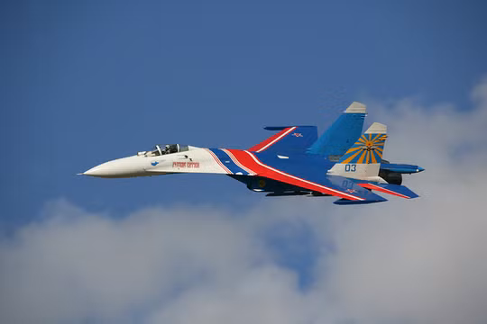 Chiếc Su-27 thuộc phi đội trình diễn Hiệp sỹ Nga.