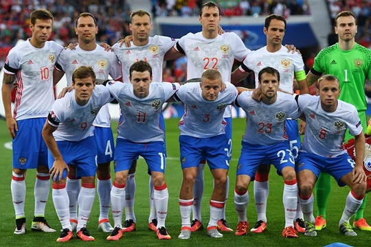 Dân mạng thu thập chữ ký đòi giải thể đội tuyển bóng đá Nga.