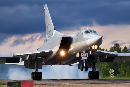 Oanh tạc cơ Tu-22M3 được trang bị tên lửa siêu thanh tầng bình lưu.