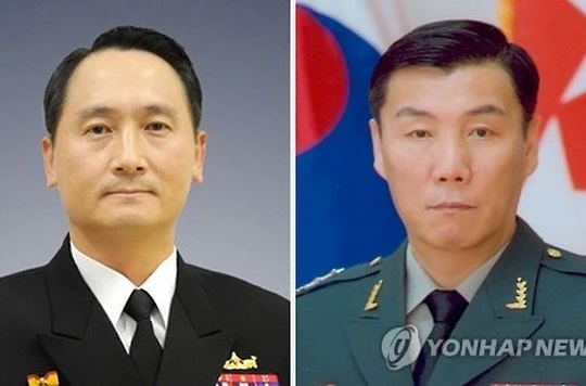 Phó Đô đốc Um Hyun-seong (trái) và Trung tướng Leem Ho-young. (Nguồn: Yonhap).