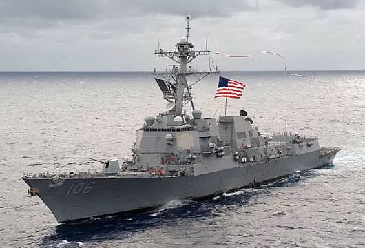 Tàu USS William P. Lawrence.