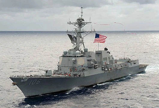 Tàu USS William P. Lawrence.