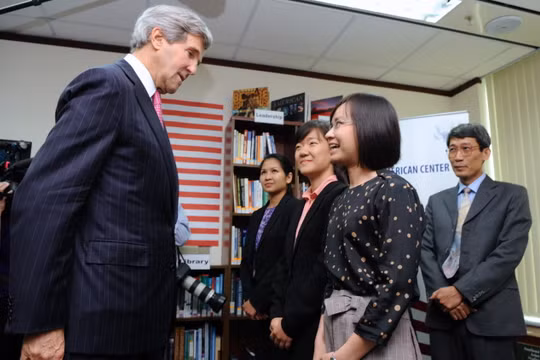 Ngoại trưởng Mỹ John Kerry tại thành phố Hồ Chí Minh. 