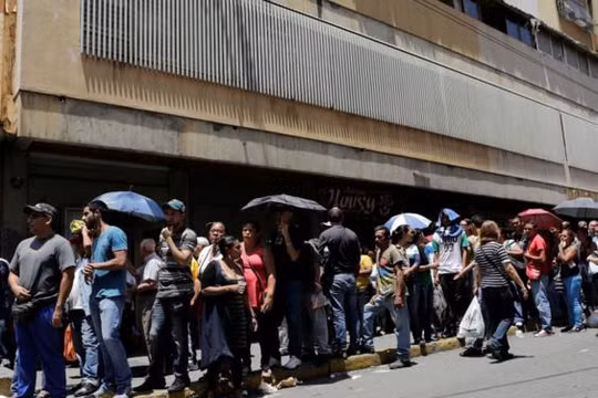Khủng hoảng kinh tế khiến cuộc sống của người dân Venezuela khốn khó.