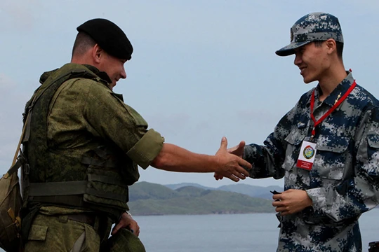 Binh sỹ Nga - Trung Quốc (ảnh minh họa)
