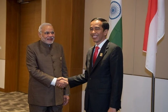 Tổng thống Indonesia Joko Widodo và Thủ tướng Ấn Độ Narendra Modi. (Nguồn: Berita Daerah)