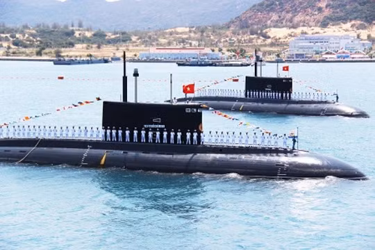 Tàu ngầm Kilo Nga bán cho Việt Nam.