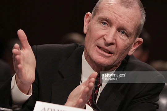 Cựu Tư lệnh các lực lượng Mỹ ở Thái Bình Dương Dennis Blair