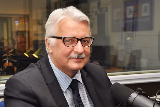 Ông Waszczykowski.