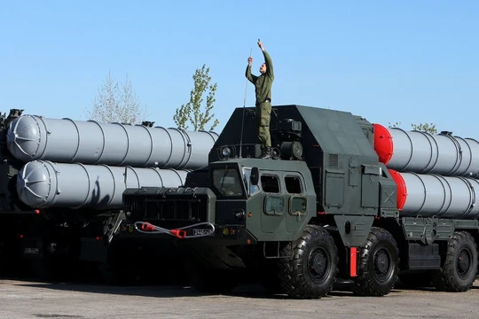 Nga lưu giữ, không sử dụng các tên lửa S-300 của Ukraine.