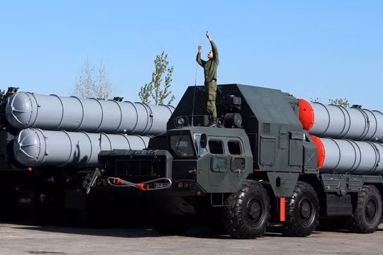 Nga lưu giữ, không sử dụng các tên lửa S-300 của Ukraine.