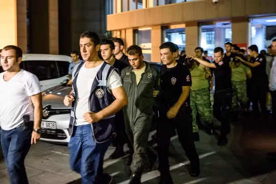 Thổ Nhĩ Kỳ cảnh báo chiến dịch trấn áp sao đảo chính chưa kết thúc