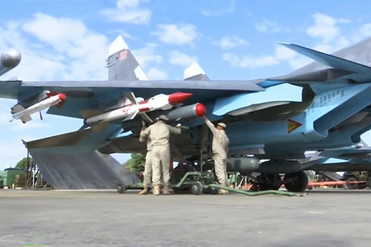 Không quân Nga tăng cường không kích các tổ chức Hồi giáo cực đoan (video)