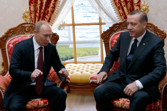 "Cái bắt tay của Putin và Erdogan trị giá tỷ USD"